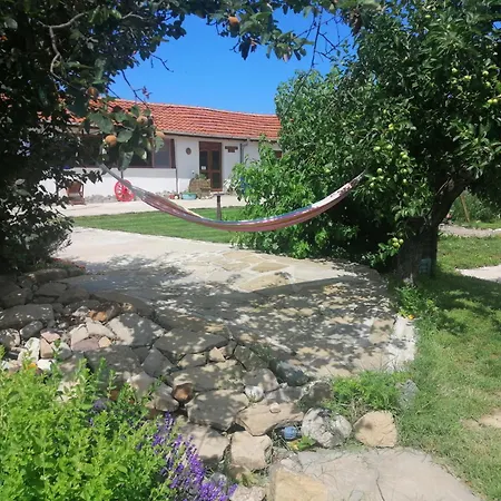 Calla Retreat Деревянный коттедж Vezenkovo