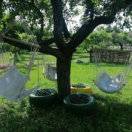 Деревянный коттедж Calla Retreat Vezenkovo